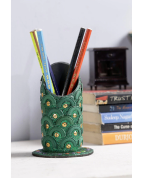  Solid Wood Pen Stand